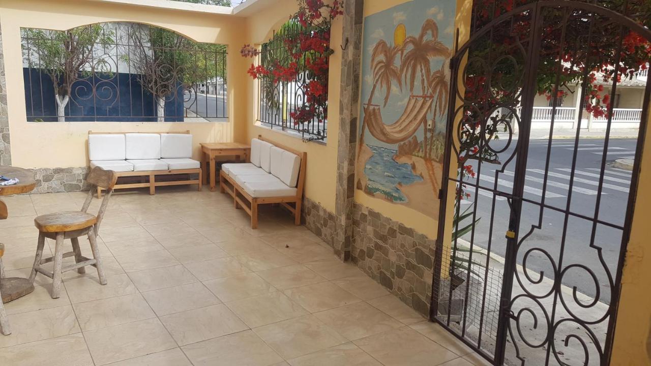 Chaqana Hostel Salinas  Exteriör bild